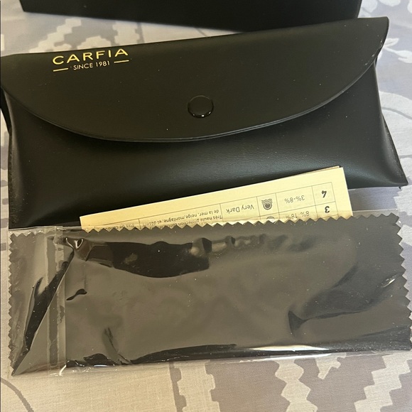 Tortoise Shell Round Sunglasses - Picture 4 of 5